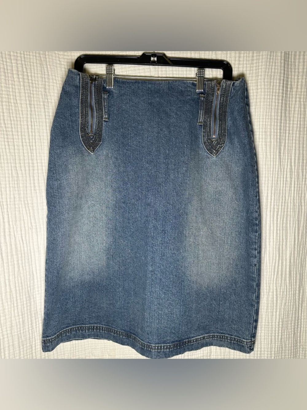Vintage Women’s Knee Length Denim SKIRT-10- 80s 90s Zippers Modest Chic Western